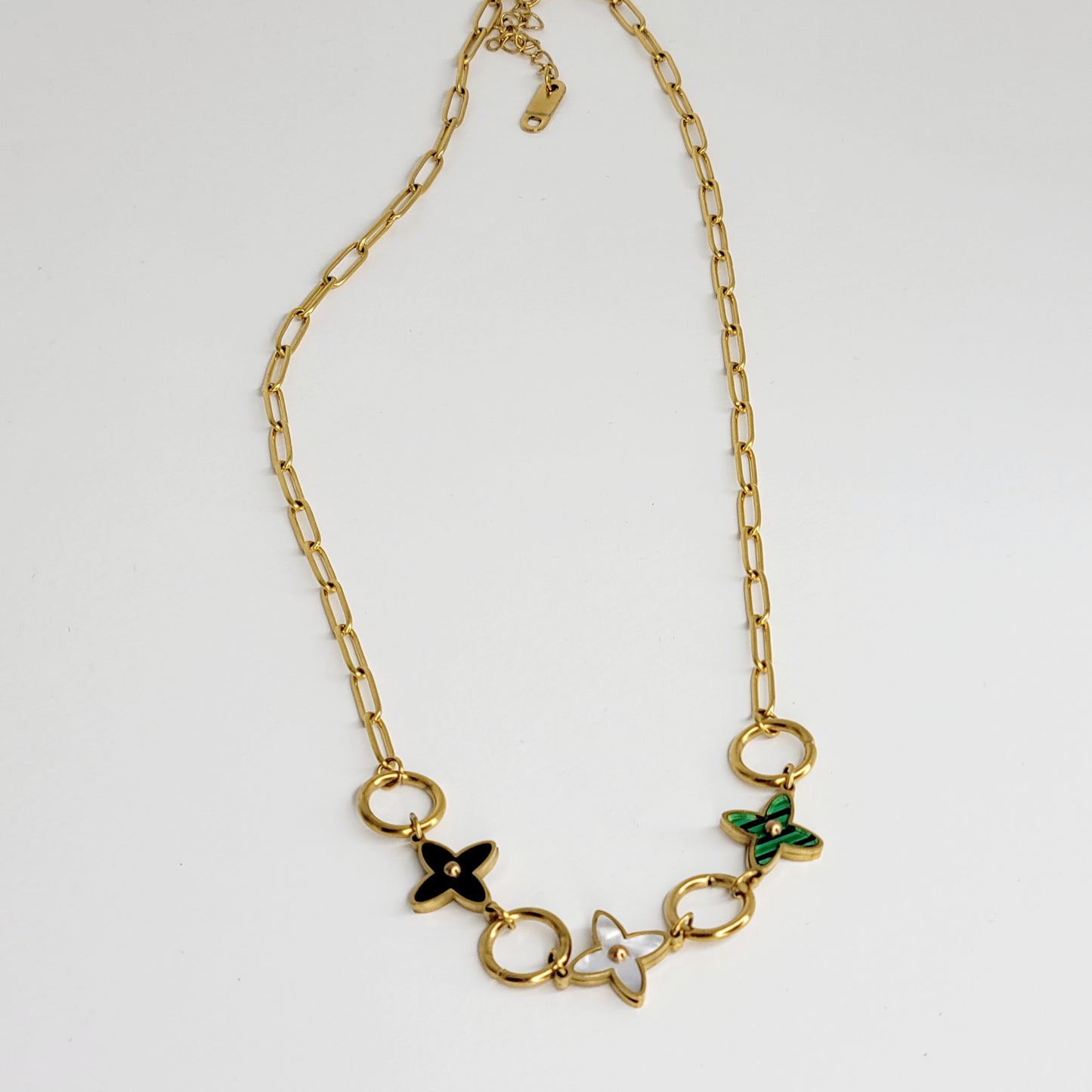 MAYRA NECKLACE