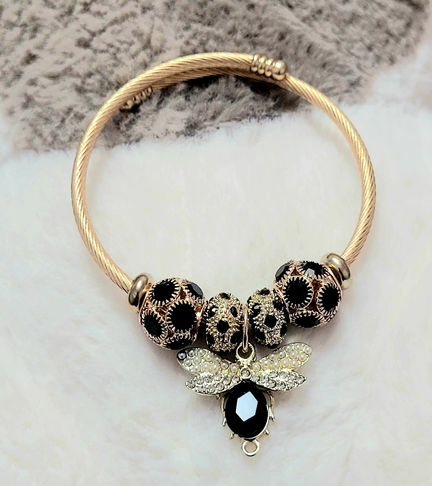 BEE PAND