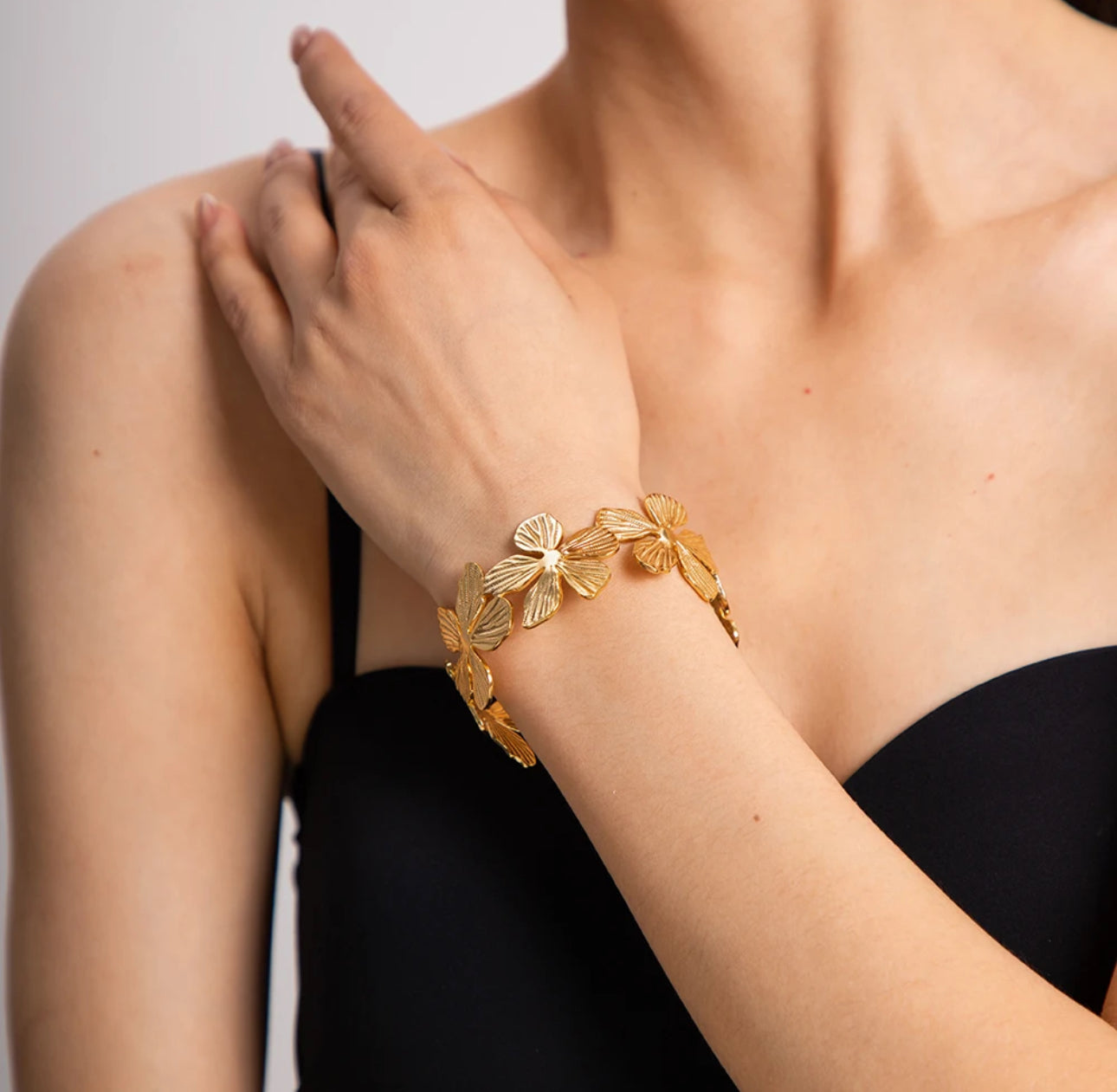 ANAISA OPEN BRACELET