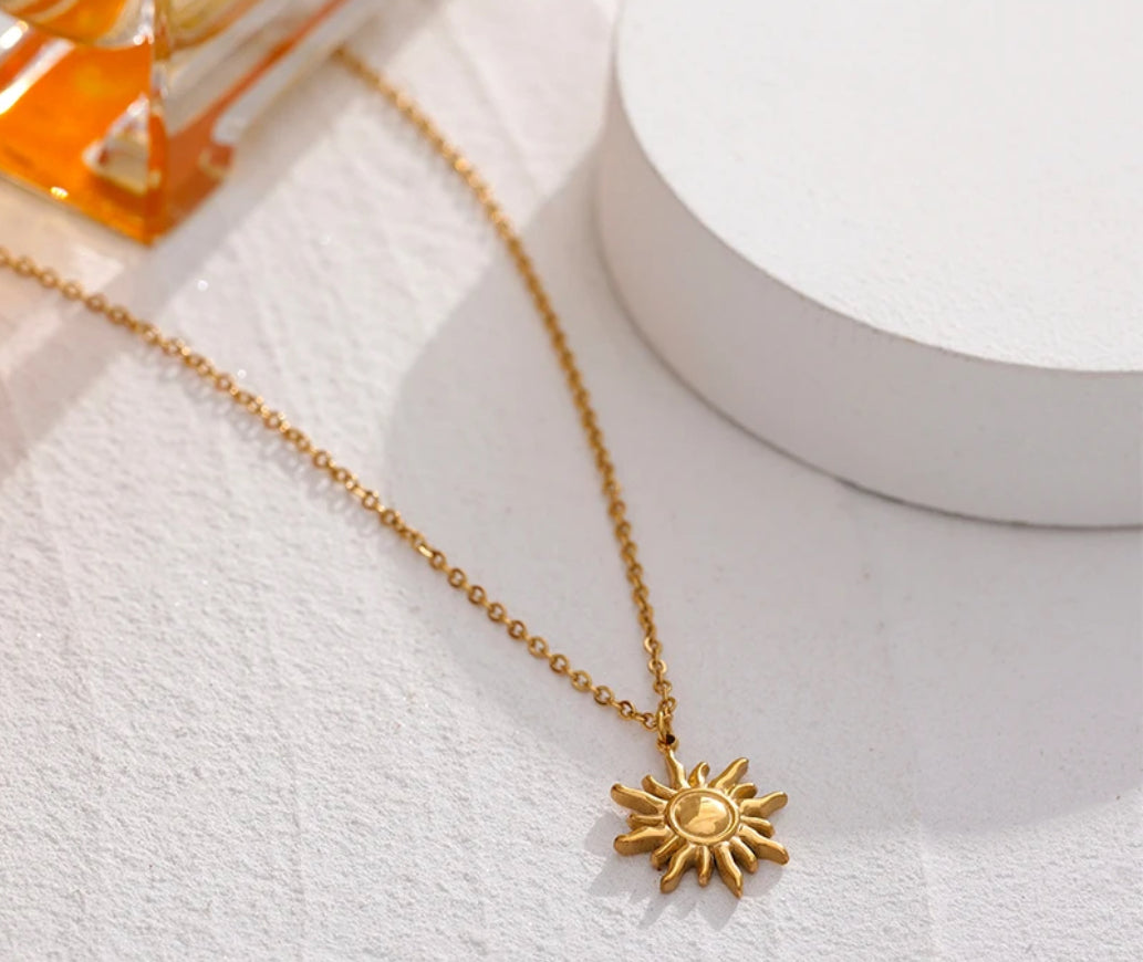 SOL NECKLACE