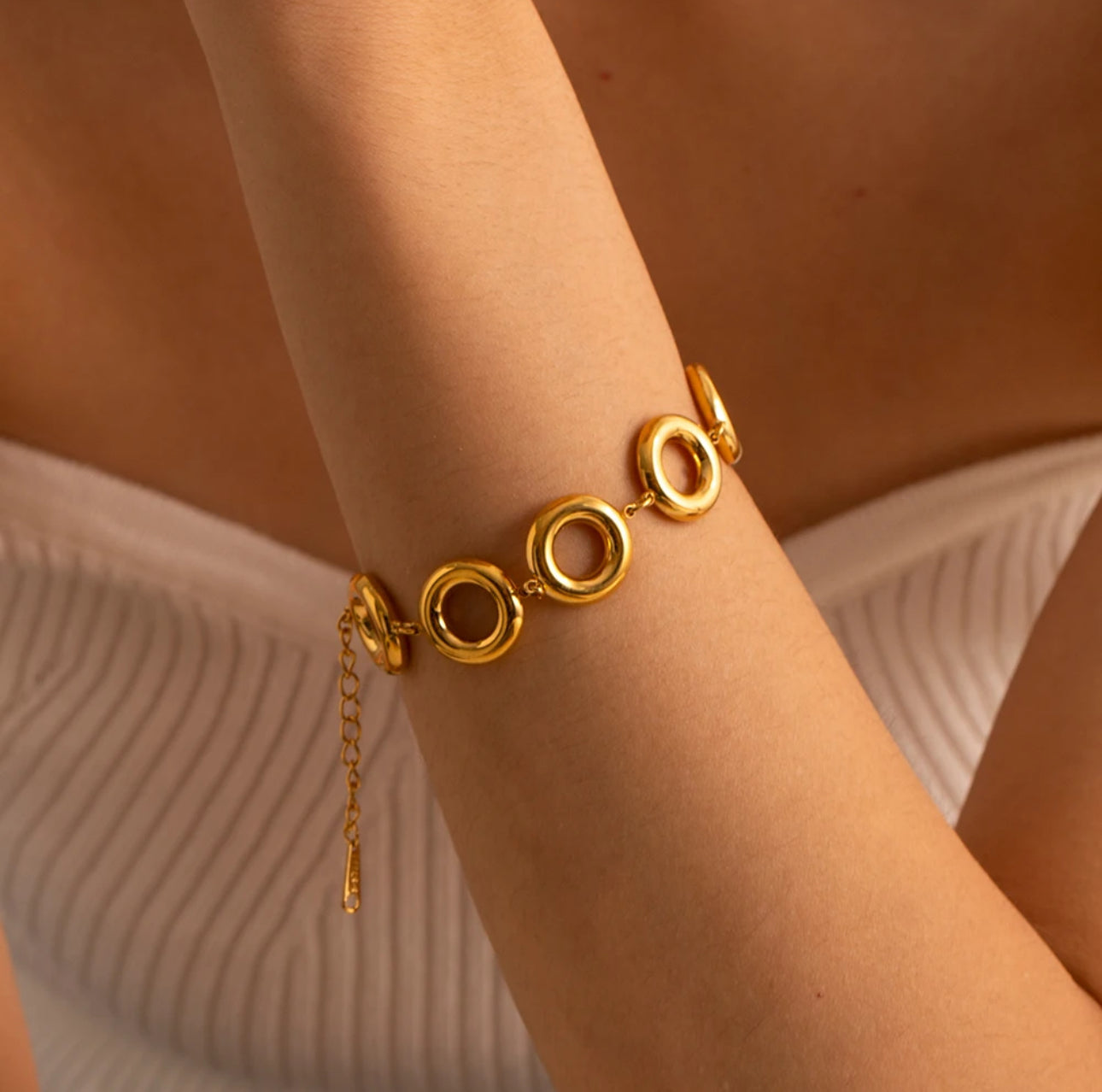 SUGEY NECKLACE
