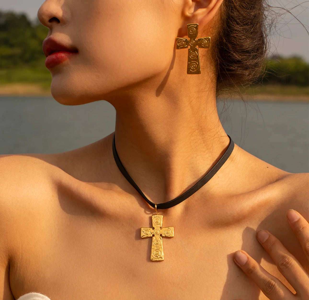 KARY NECKLACE
