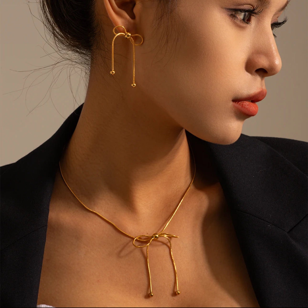COQUETTE EARRING