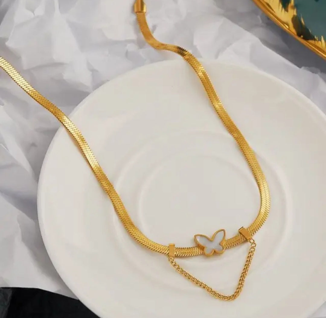 BUTTERFLY NECKLACE