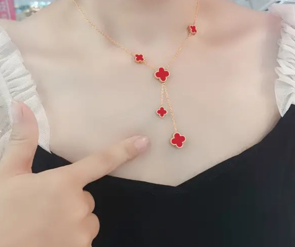 EMMA CLOVER NECKLACE(Red and black- white and black)