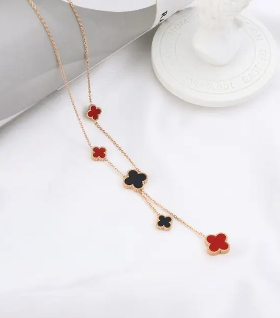 EMMA CLOVER NECKLACE(Red and black- white and black)