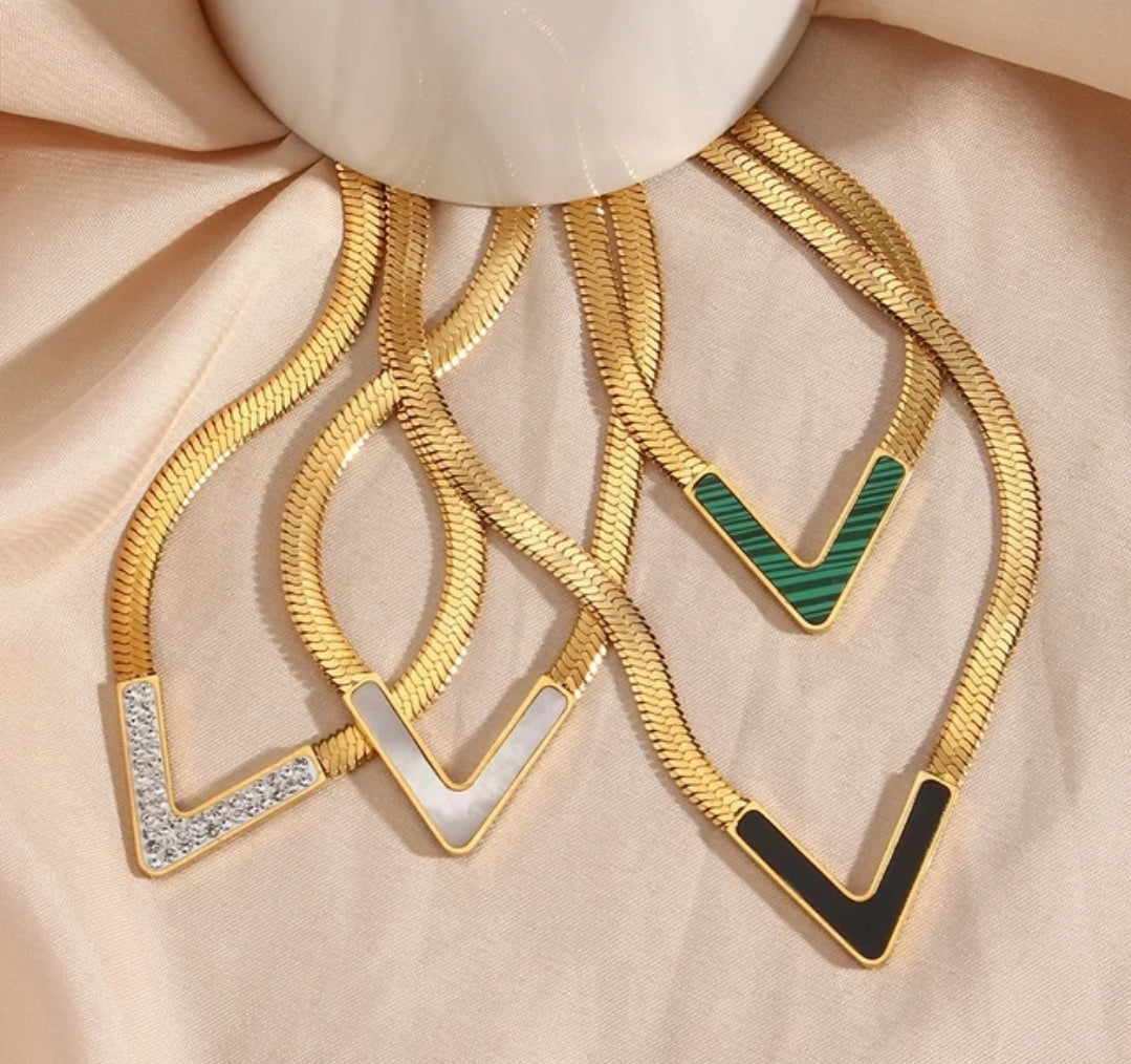SILVIA NECKLACE