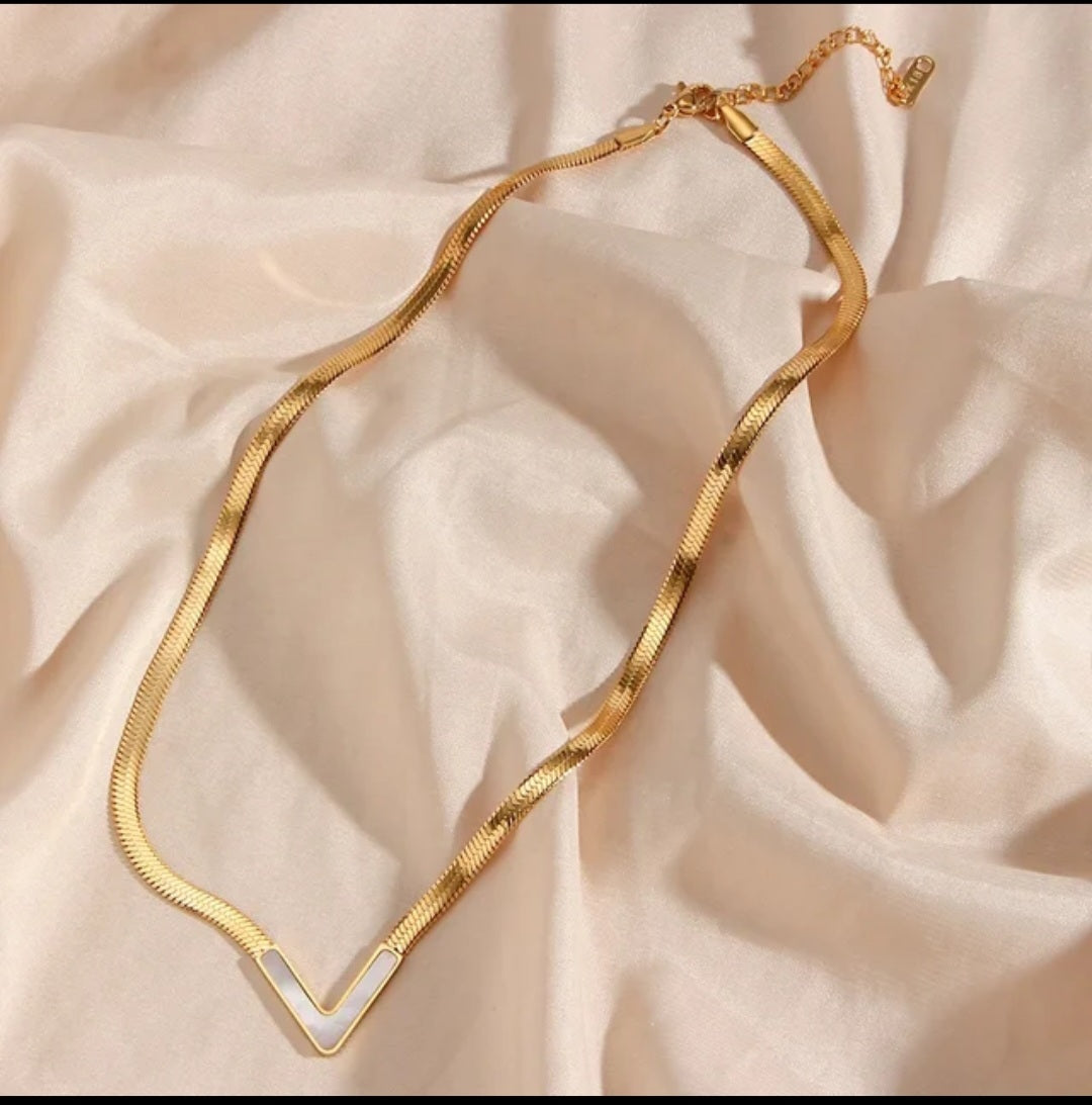 SILVIA NECKLACE