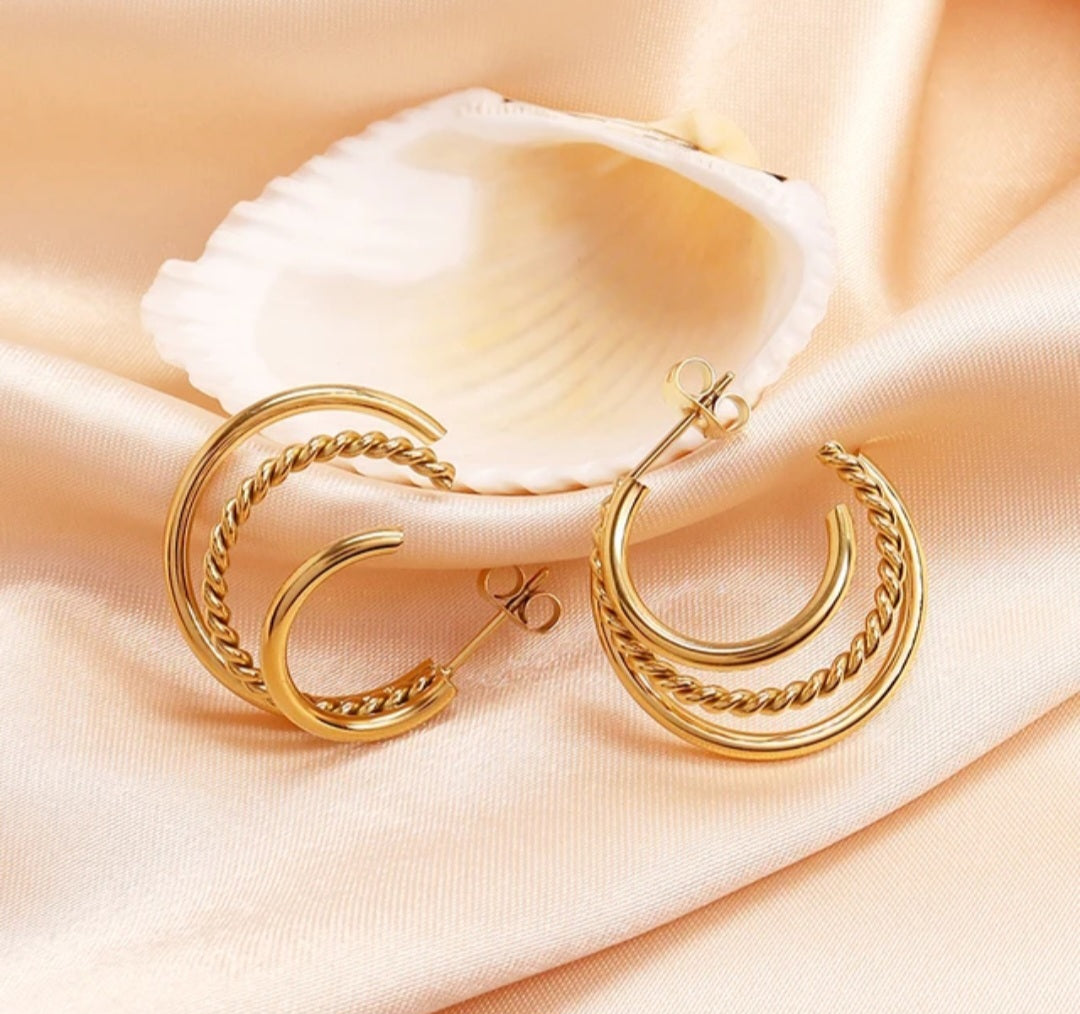 NILA EARRING