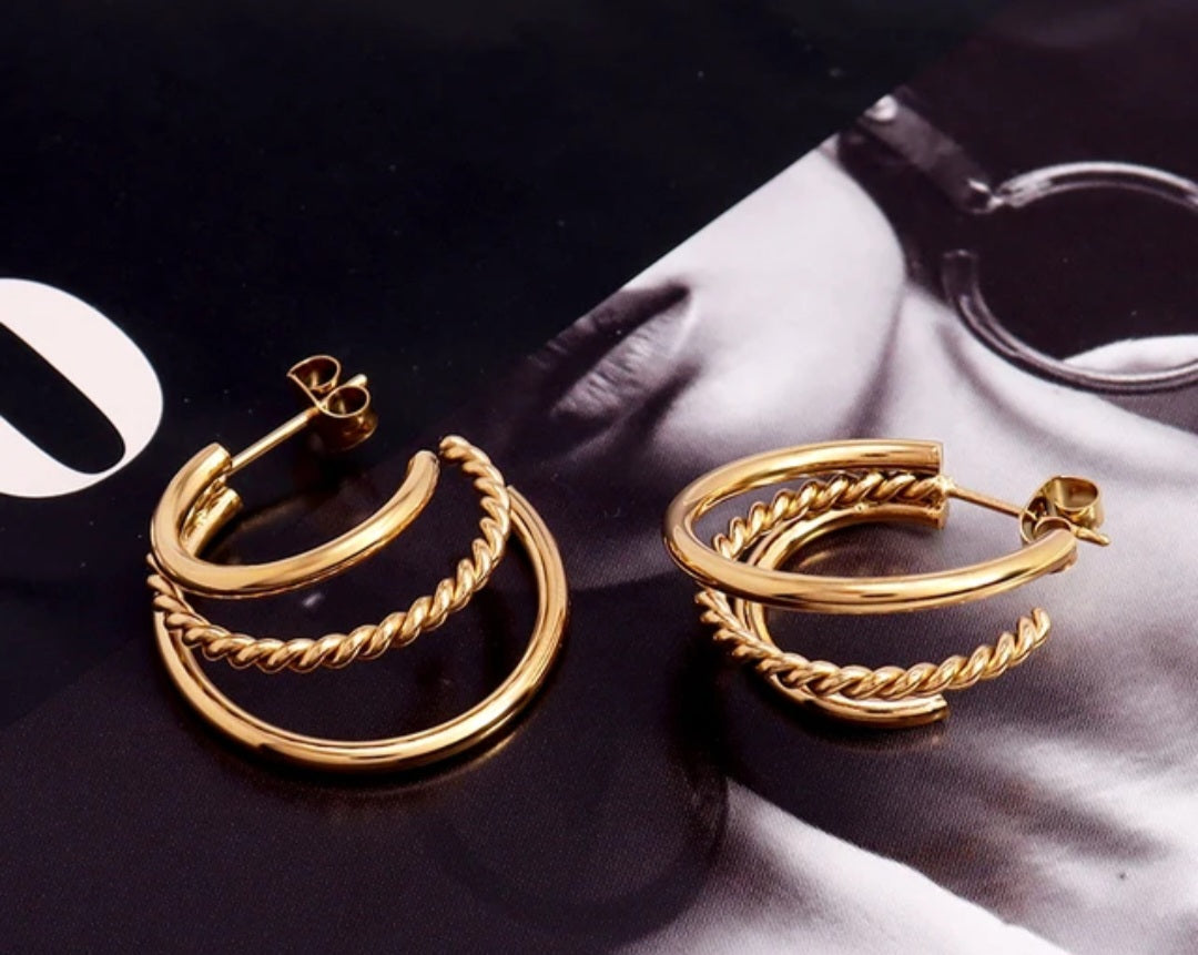 NILA EARRING