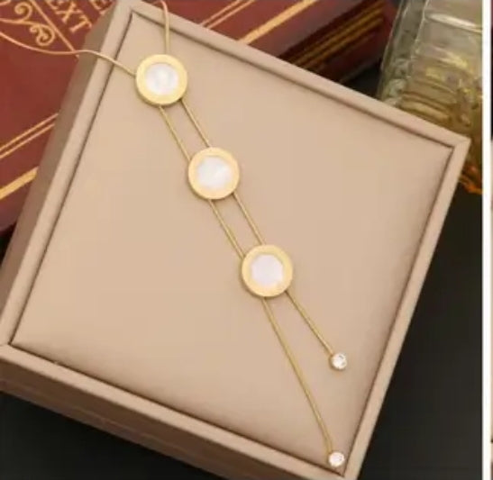 DANIELLA NECKLACE