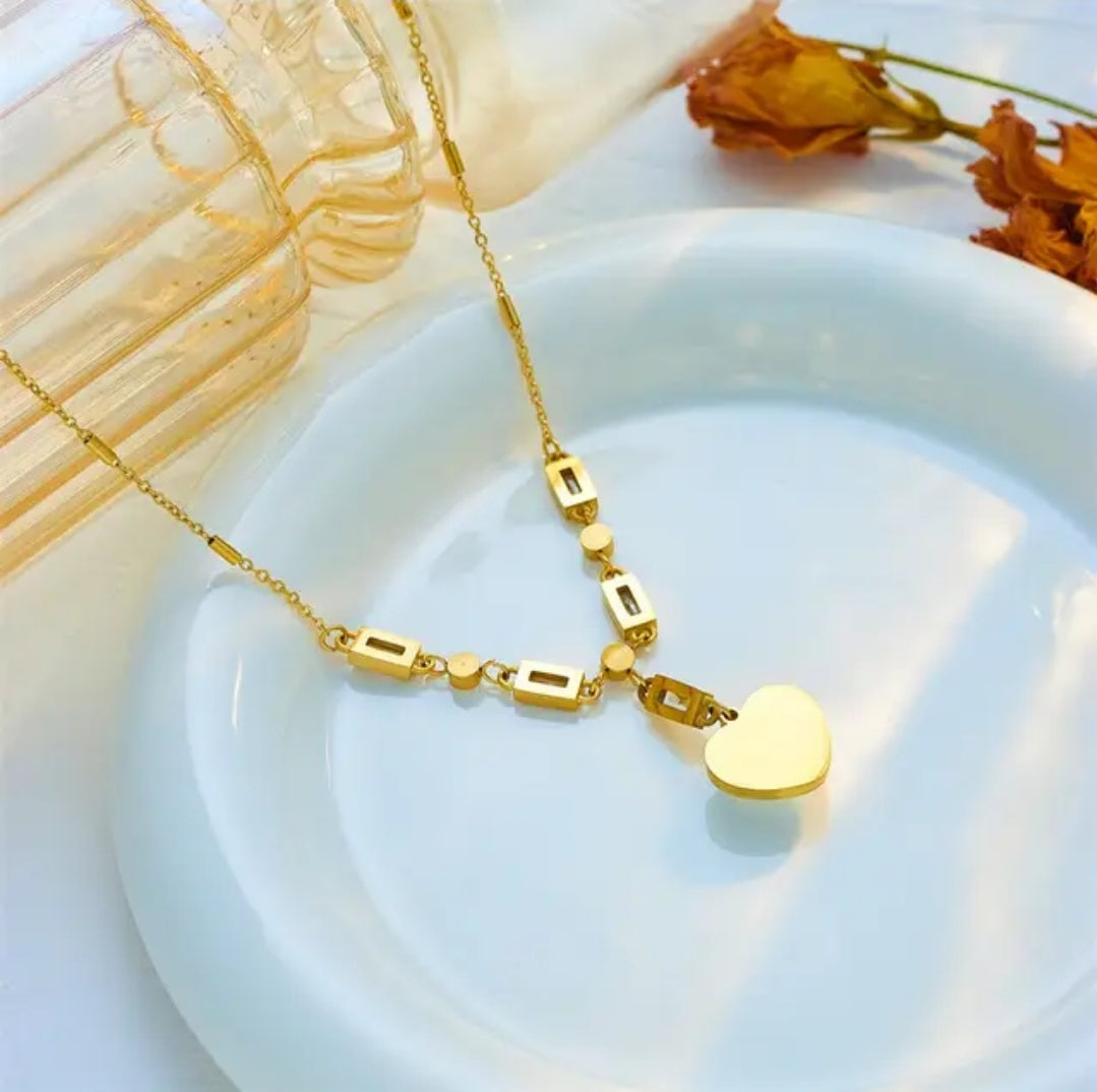 ISABELLA NECKLACE