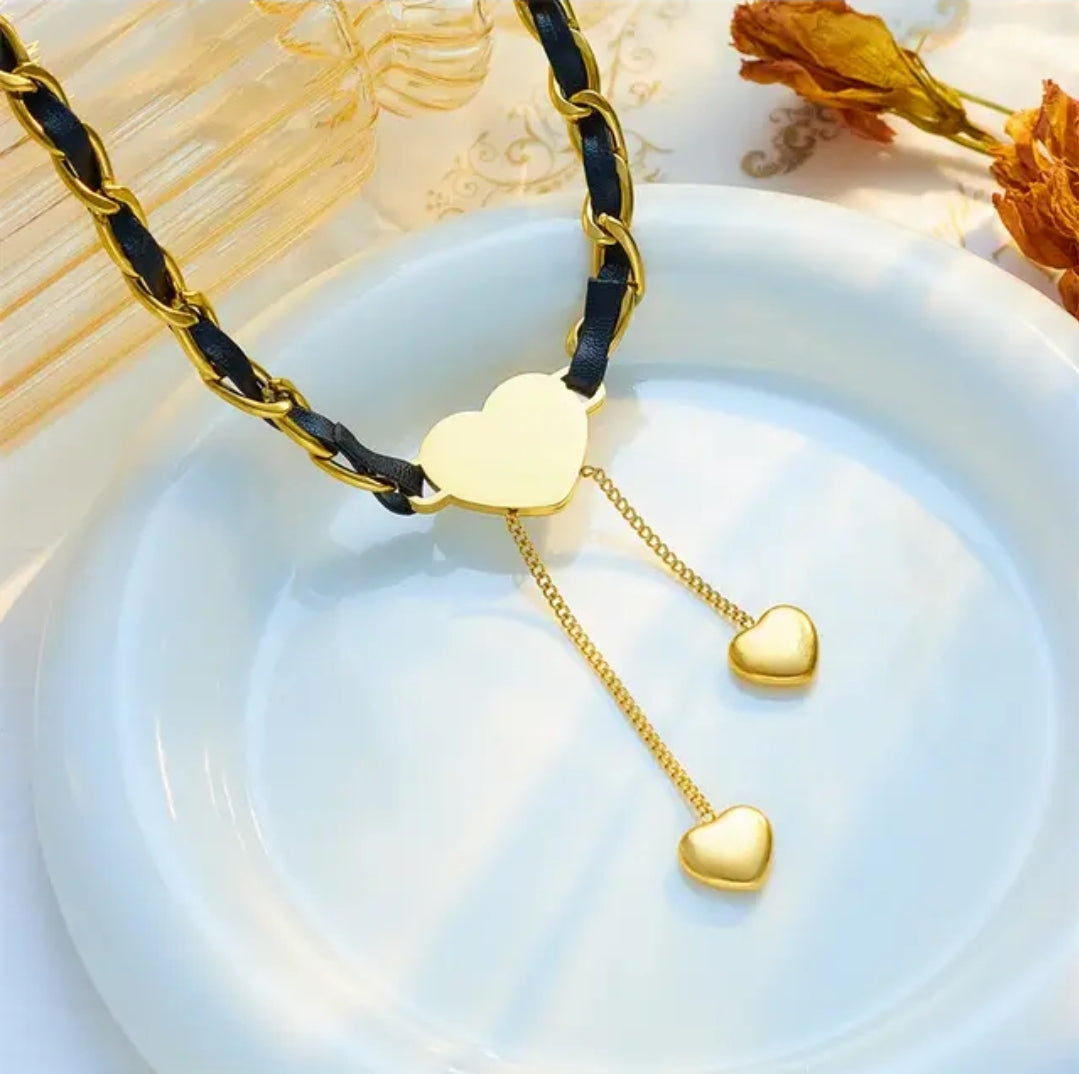 WANDA NECKLACE