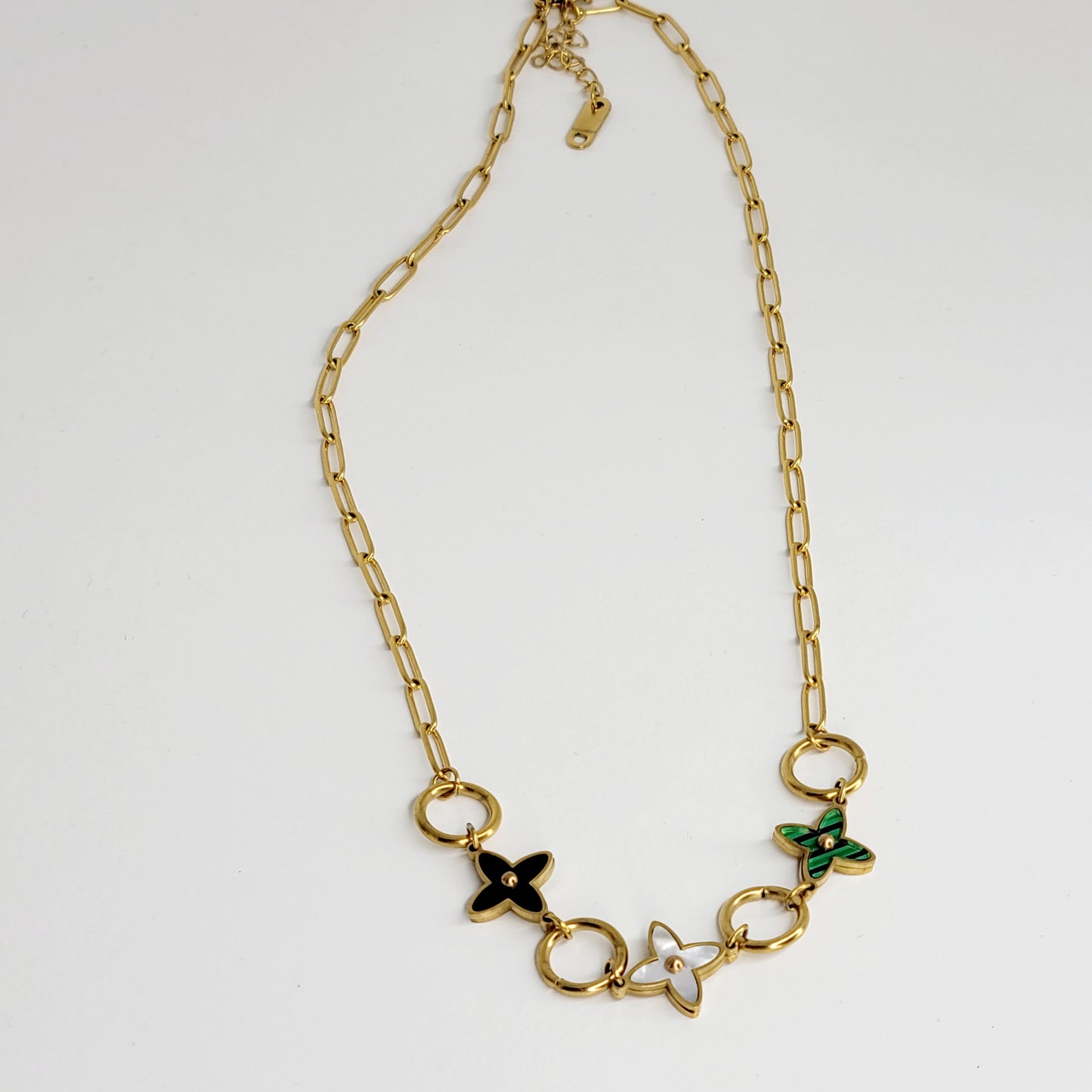 MAYRA NECKLACE