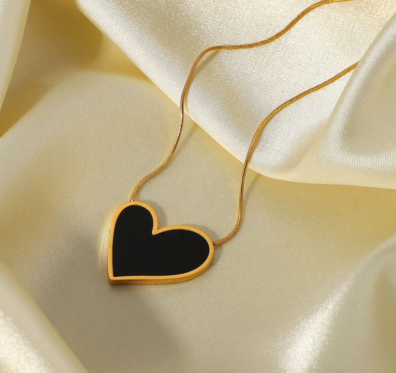 TANIA NECKLACE