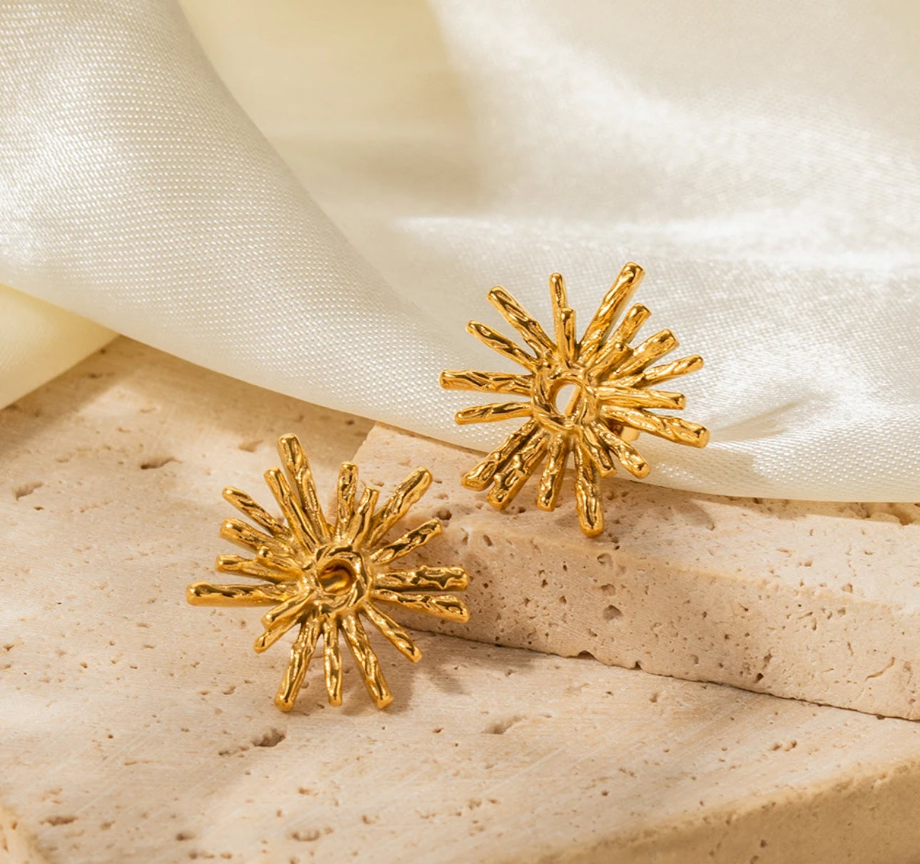 DAYSI EARRING
