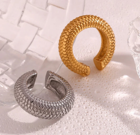 MARYTA EAR CUFF EARRING 1 side