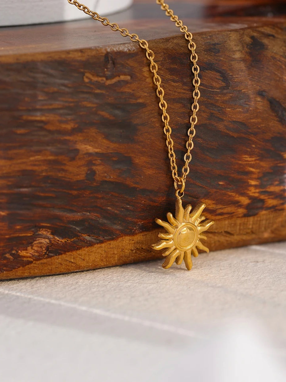 SOL NECKLACE