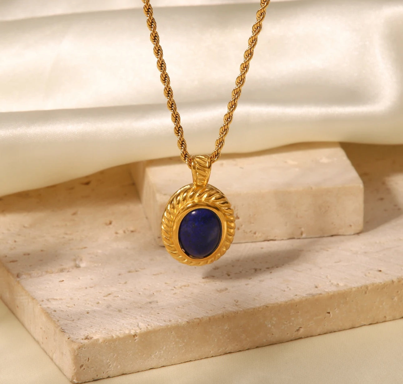 LEYDI NECKLACE