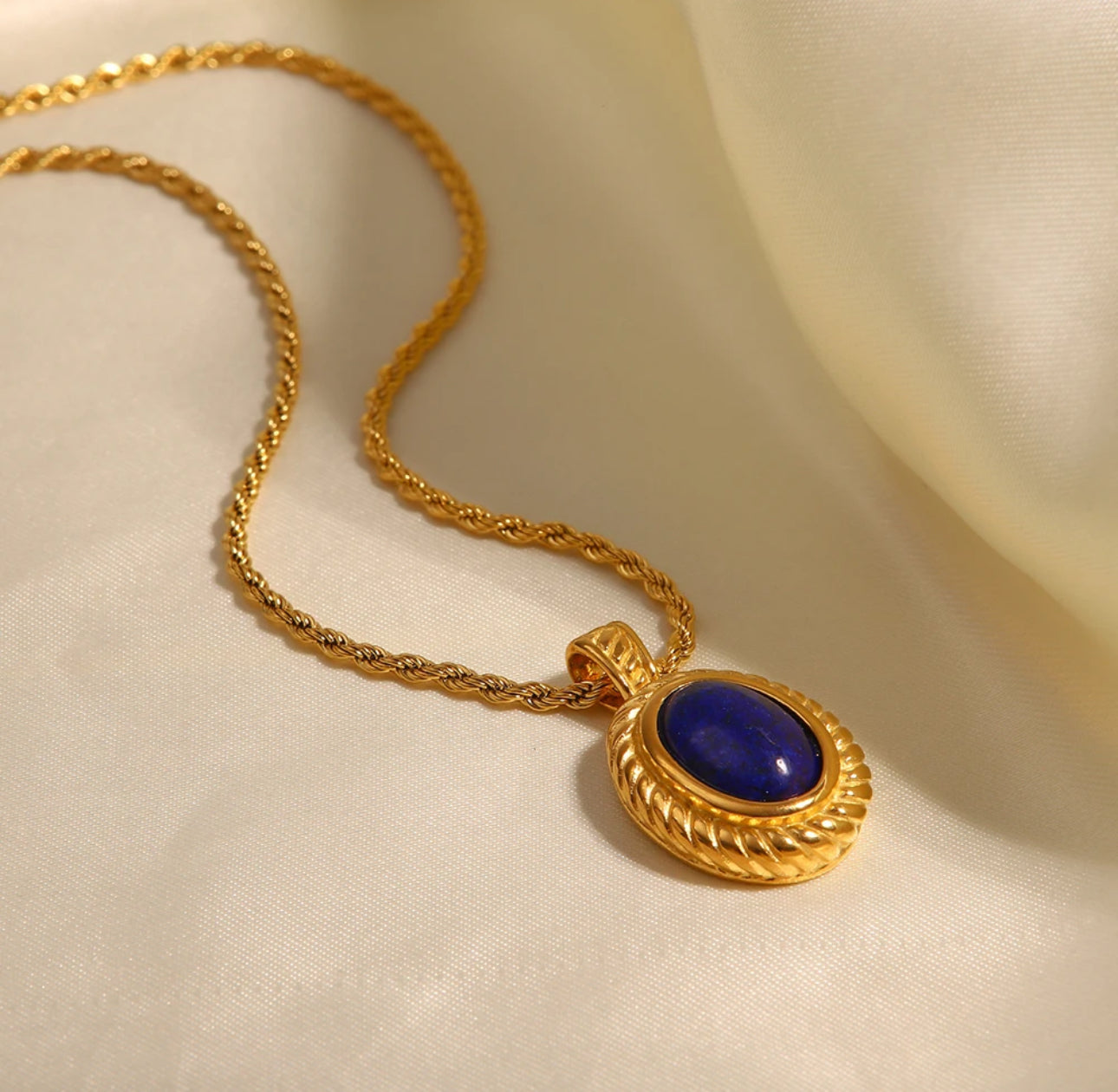 LEYDI NECKLACE