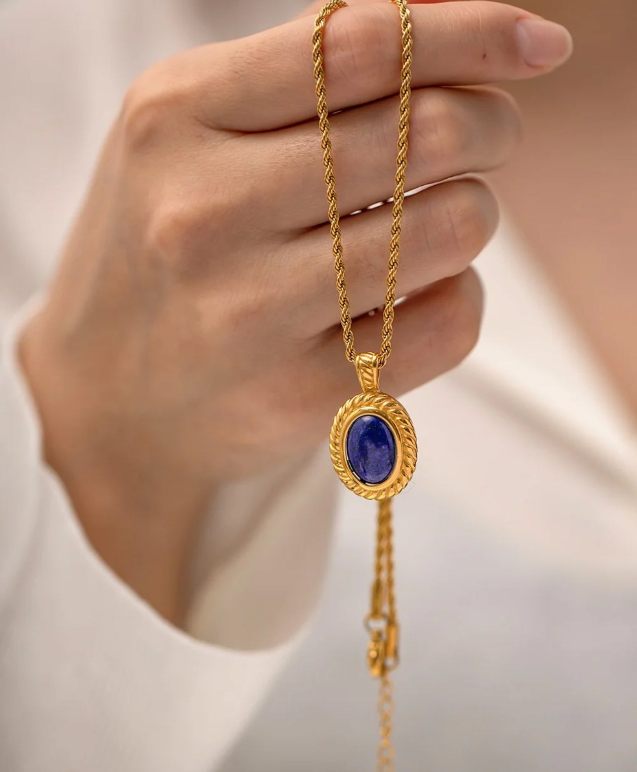 LEYDI NECKLACE
