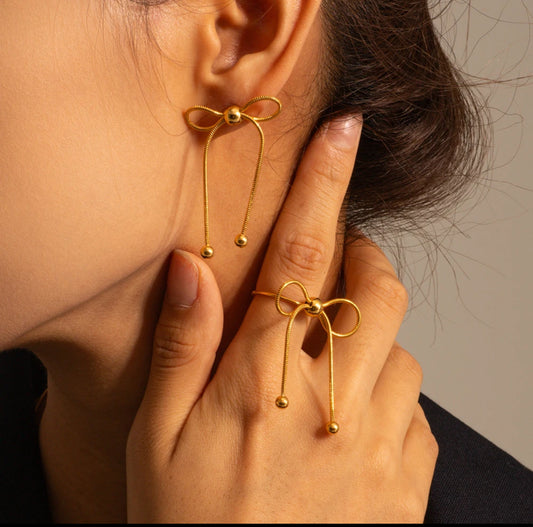 COQUETTE ADJUSTABLE RING