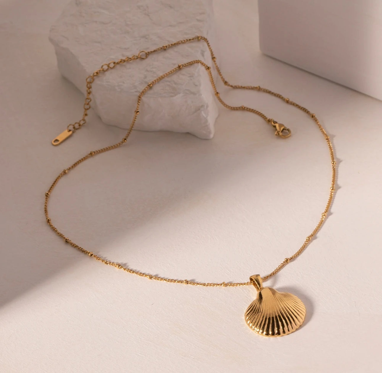 FATIMA NECKLACE