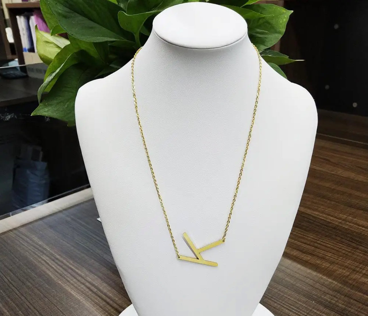 INITIAL NECKLACE