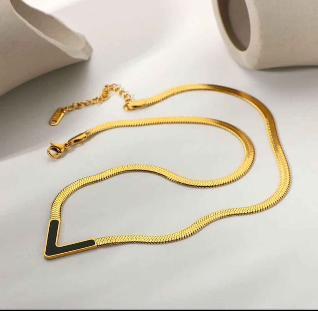 SILVIA NECKLACE