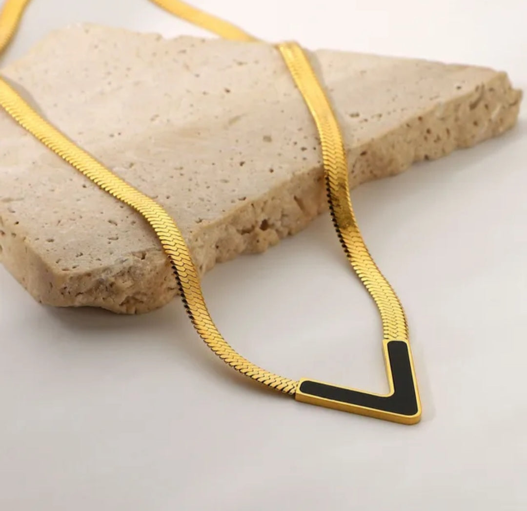 SILVIA NECKLACE