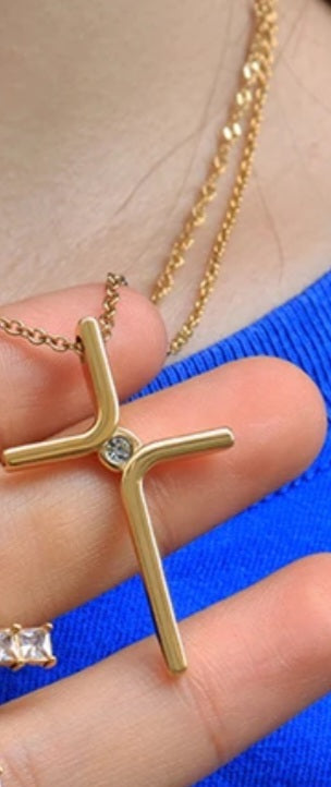 CRUZITA NECKLACE