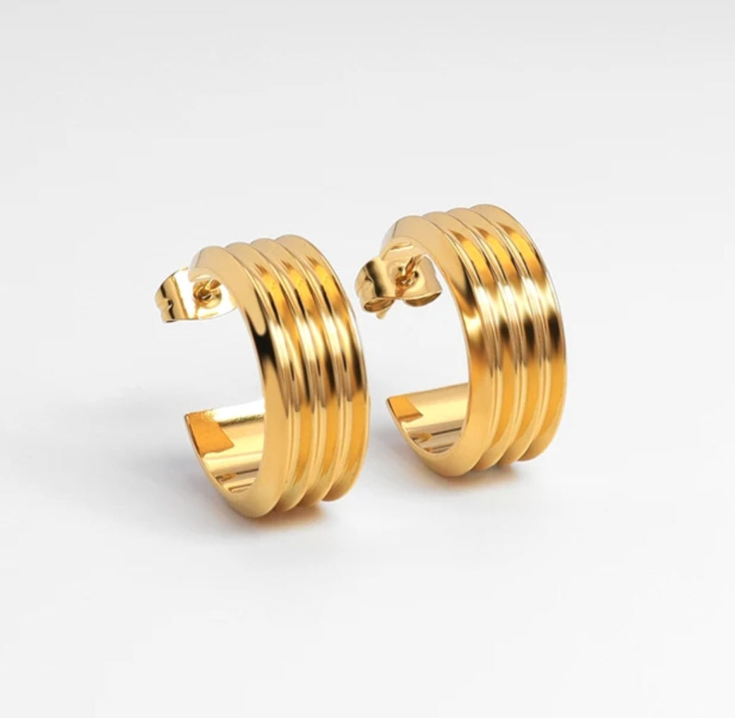 ALLISA EARRING