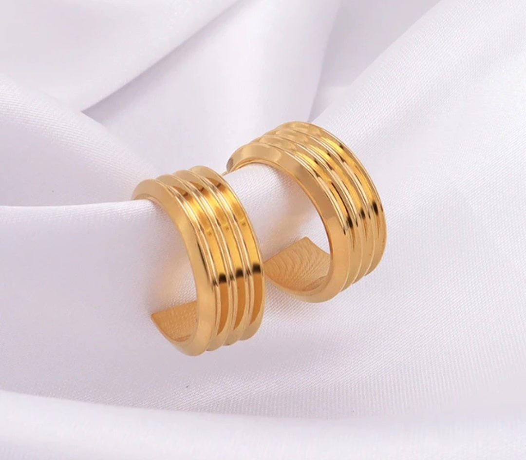 ALLISA EARRING