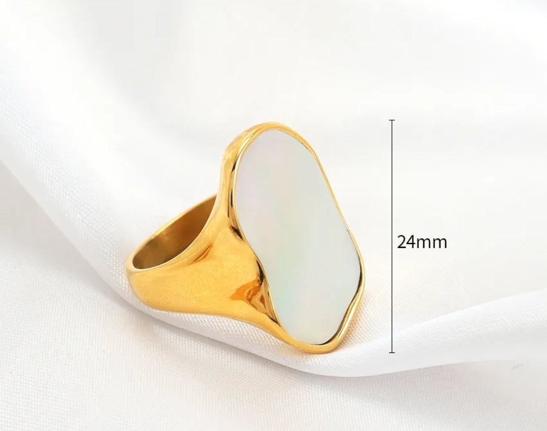 CAPRICHOSA RING