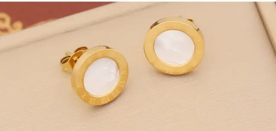 DANIELLA EARRING