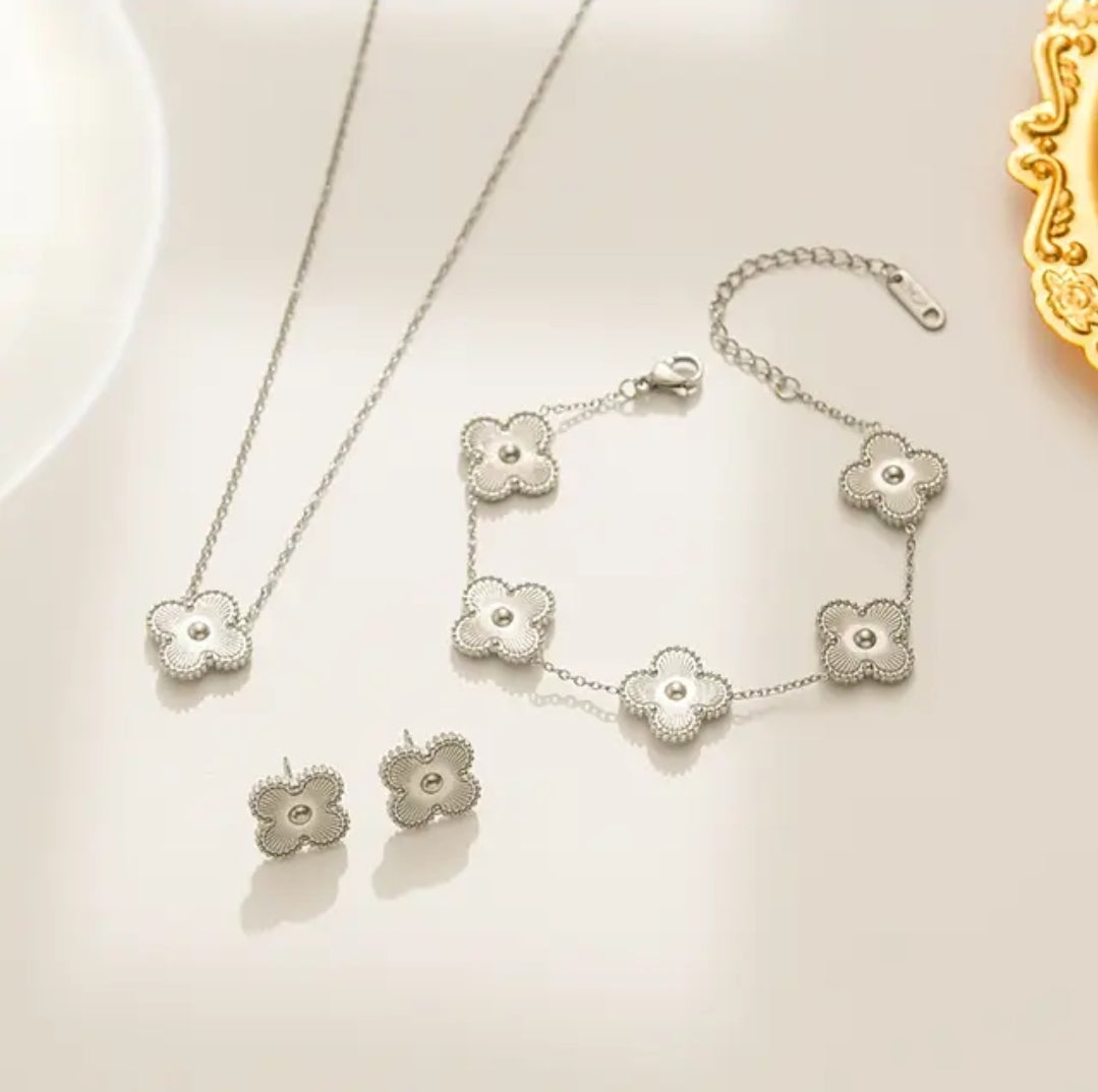 ELYANA EARRING -SILVER AND GOLD