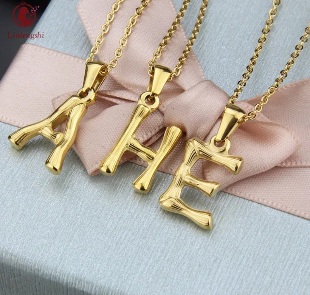 BAMBU INITIAL NECKLACE