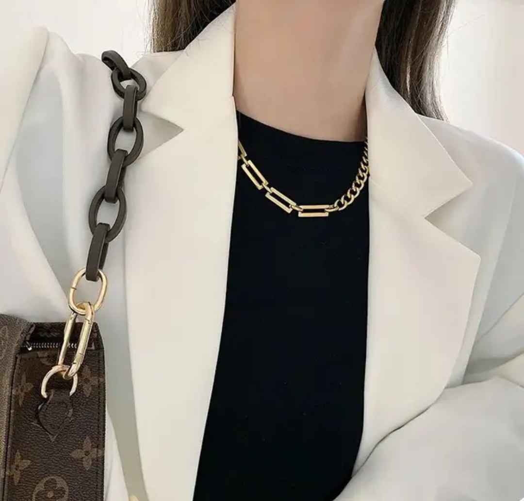 BELLA NECKLACE