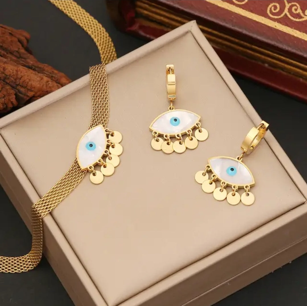 SUKY NECKLACE