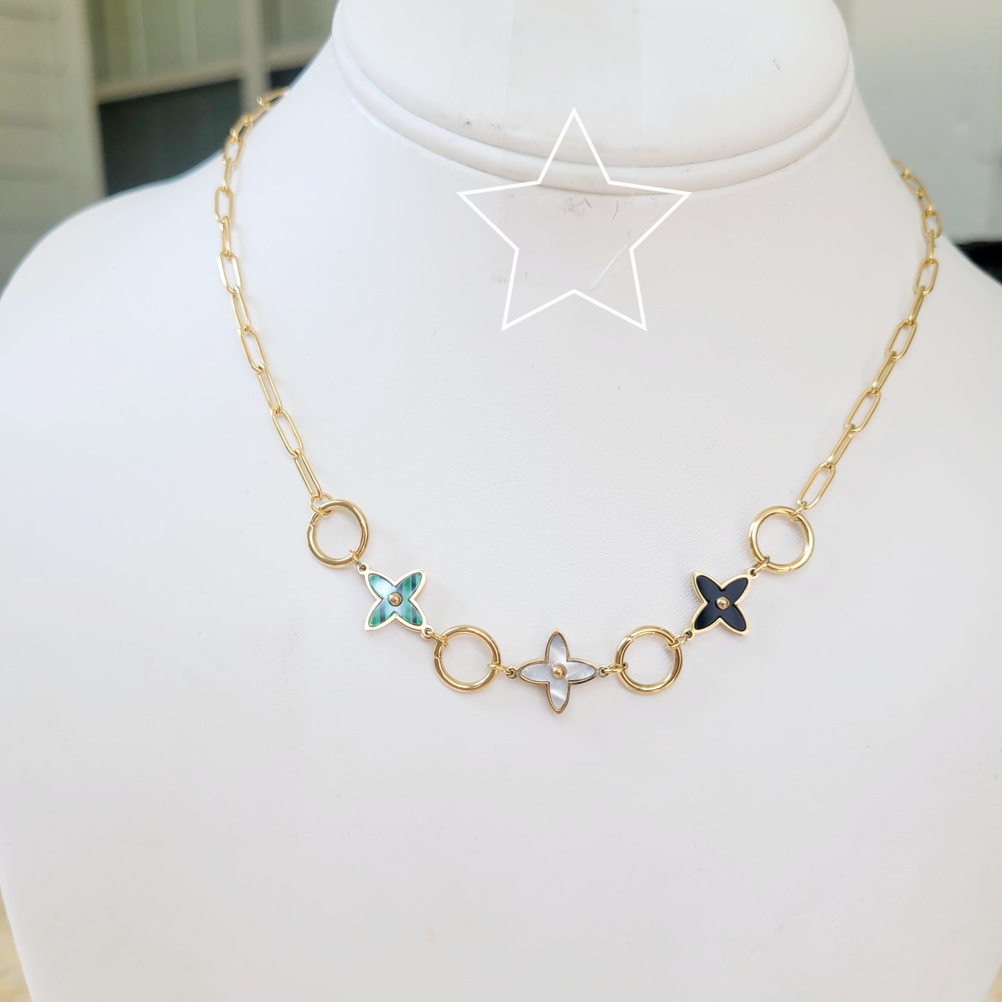 MAYRA NECKLACE