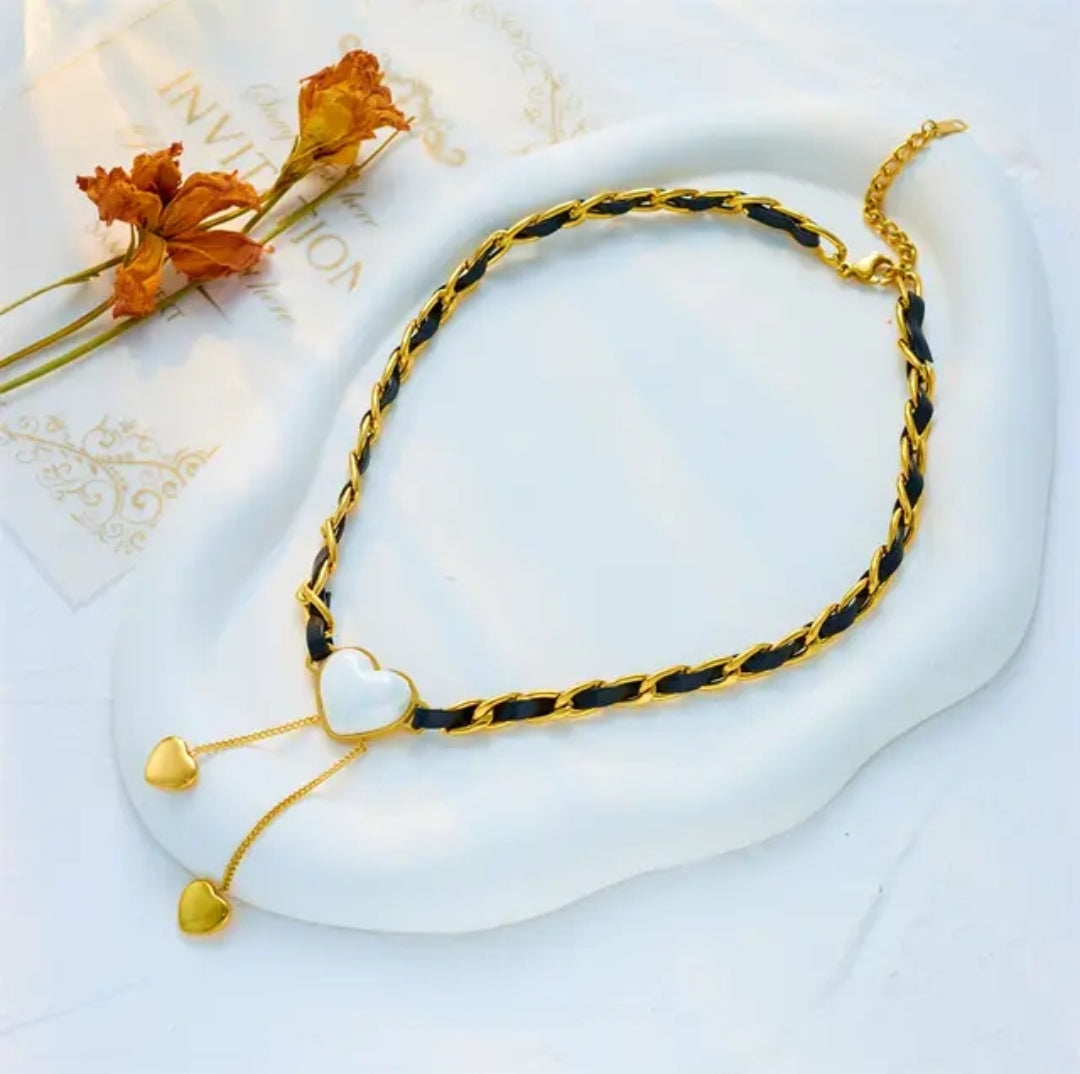WANDA NECKLACE