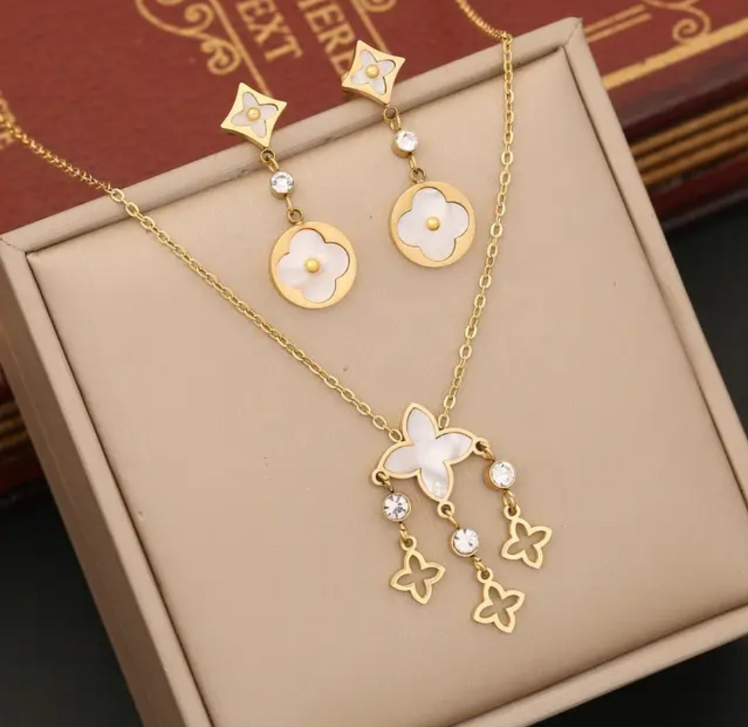 WHITE EARRINGS