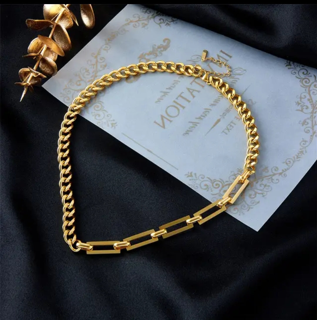 BELLA NECKLACE